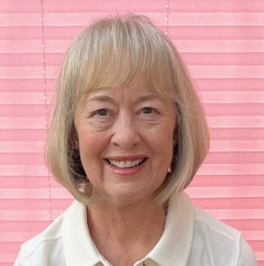 Ros Richards headshot
